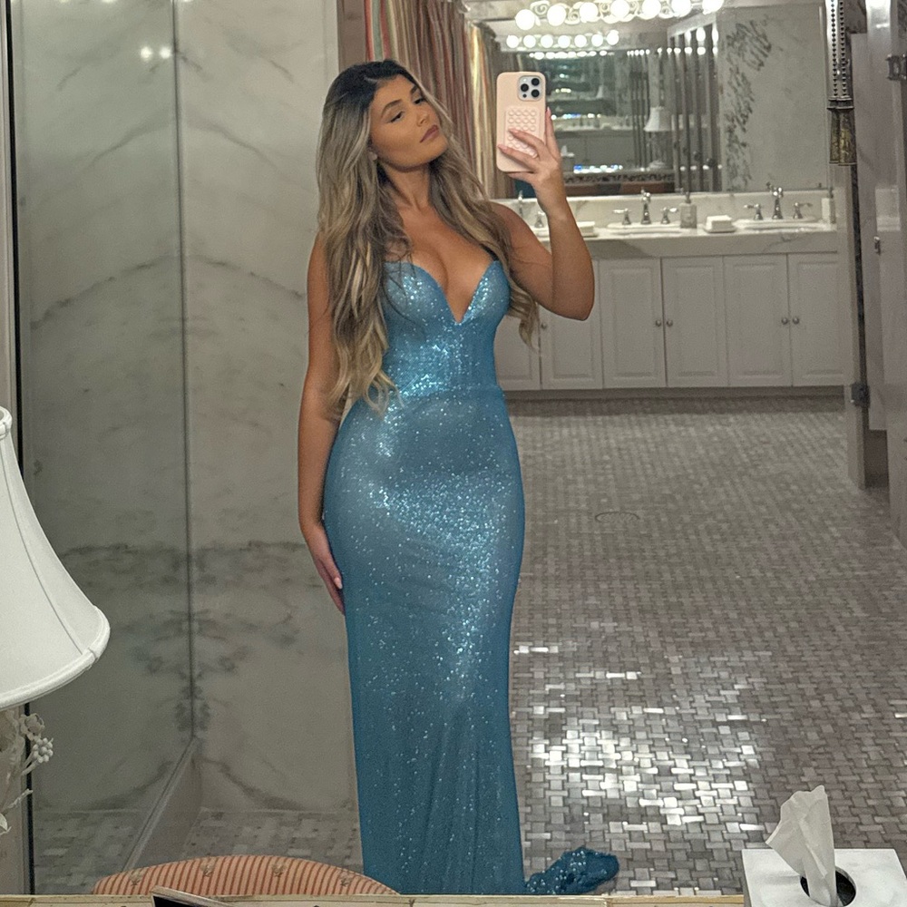 Elegant Blue Maxi Dress